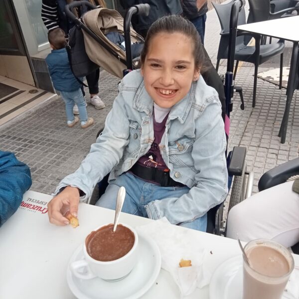 🍩 Promoviendo la Igualdad: Desayuno en el Aula Específica ☕🍫