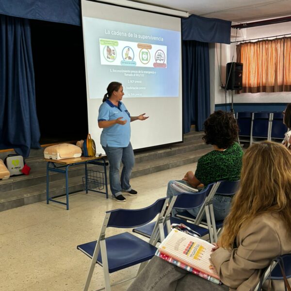 TALLERES CON NUESTRA GRAN ENFERMERA