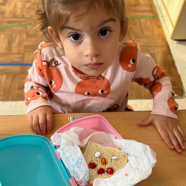 “Desayunos Terroríficos y Educación Alimentaria”🍏🎃