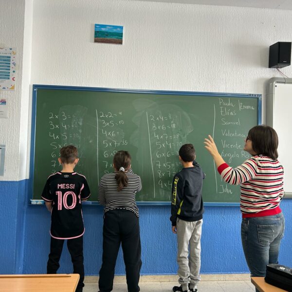 “¡Multiplicamos diversión! 🔢✨ Concurso de Tablas en 4º de Primaria”