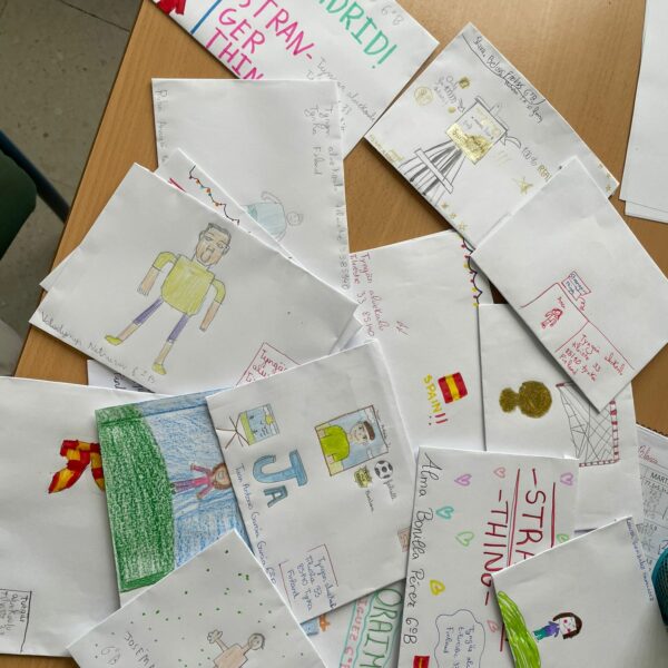 “CORRESPONDENCIA INTERNACIONAL: NUESTRO COLE EN INGLÉS”