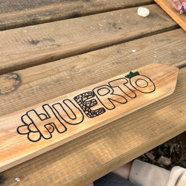 DECORACIONES PARA NUESTRO HUERTO ESCOLAR