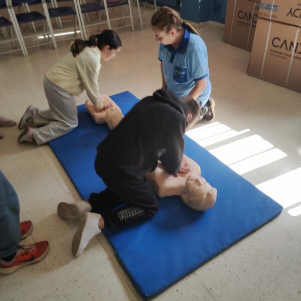 TALLER DE RCP: APRENDEMOS A SALVAR VIDAS